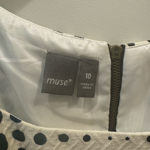 Muse Women’s Black & White Sleeveless Dress - Picture 3 of 3